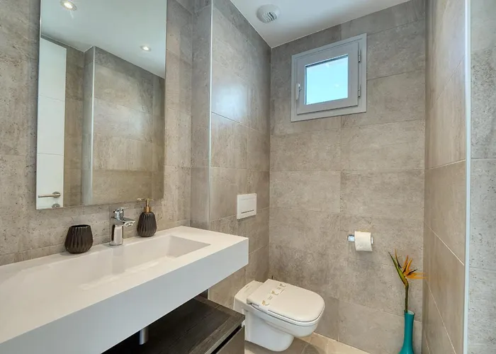 2288 New Modern Penthouse With Privat Pool