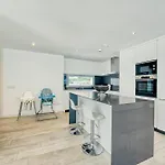 2288 New Modern Penthouse With Privat Pool